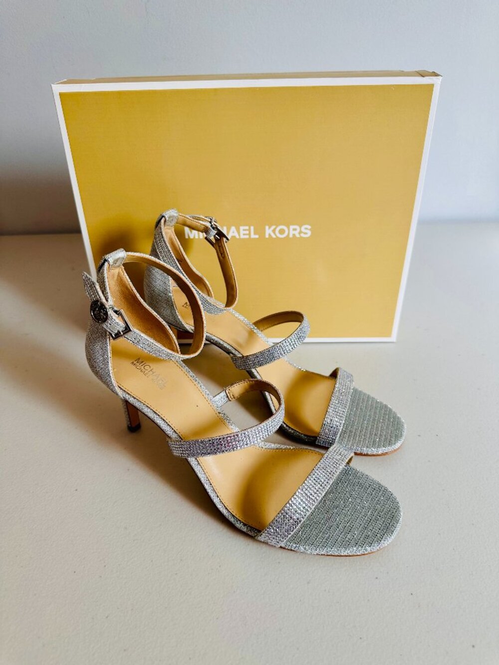 MICHAEL KORS KODA SILVER GLITTER RHINESTONE STUDDED STRAPPY SANDALS HEELS 9.5M